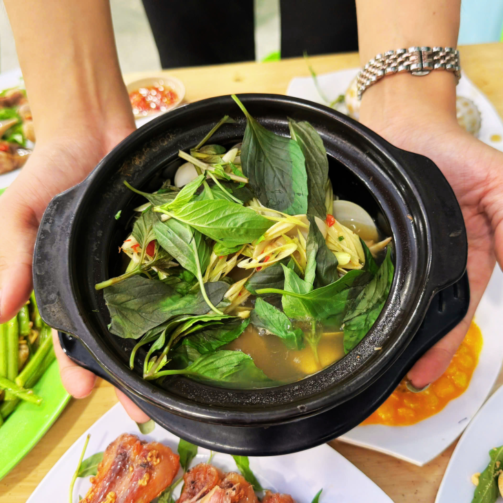 Nghêu hấp thái